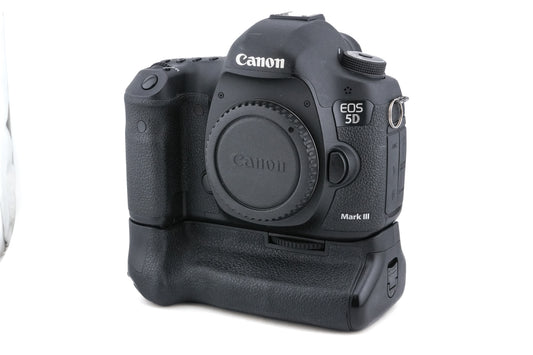 Canon EOS 5D Mark III + BG-E11 Battery Grip