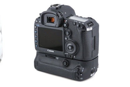 Canon EOS 5D Mark III + BG-E11 Battery Grip