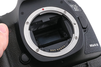 Canon EOS 5D Mark III + BG-E11 Battery Grip