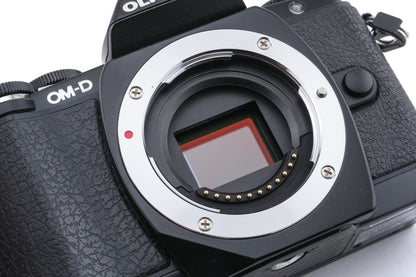 Olympus OM-D E-M10