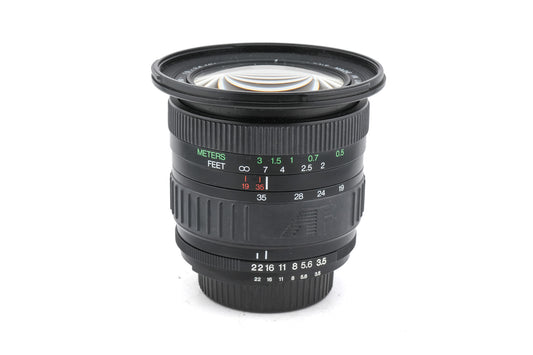 Soligor 19-35mm f3.5-4.5 AF Zoom MC - Lens