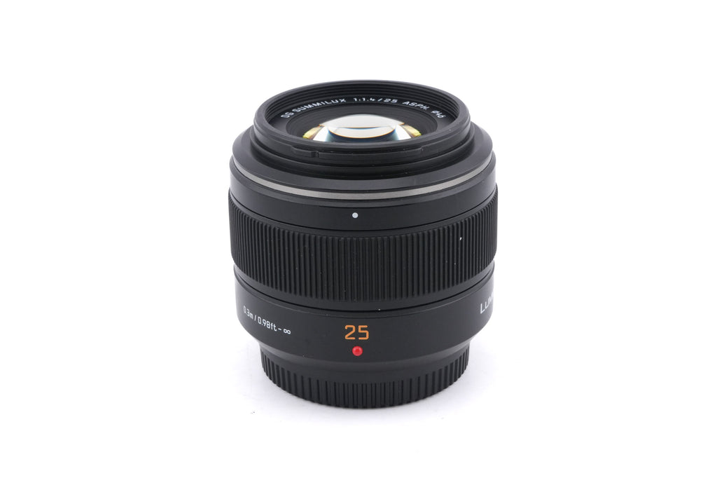 Panasonic 25mm f1.4 ASPH. Leica DG Summilux (H-X025)
