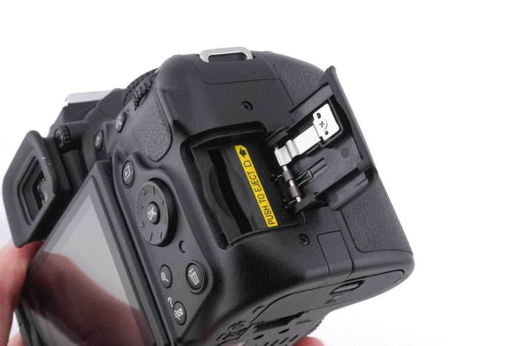 Nikon D5200