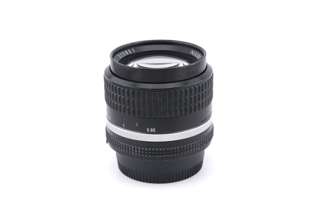 Nikon 85mm f2 Nikkor AI-S