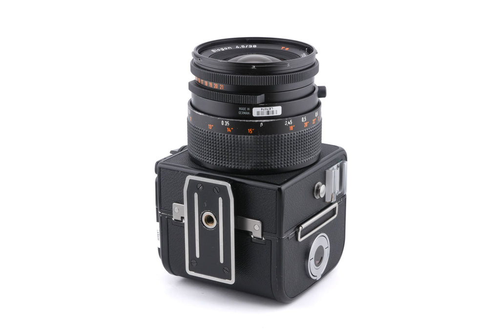 Hasselblad 903SWC (Black, 10201) + SWC Viewfinder (52036) + B60 Lens Shade 60 / 38-60 (40668) + A12N Film Magazine