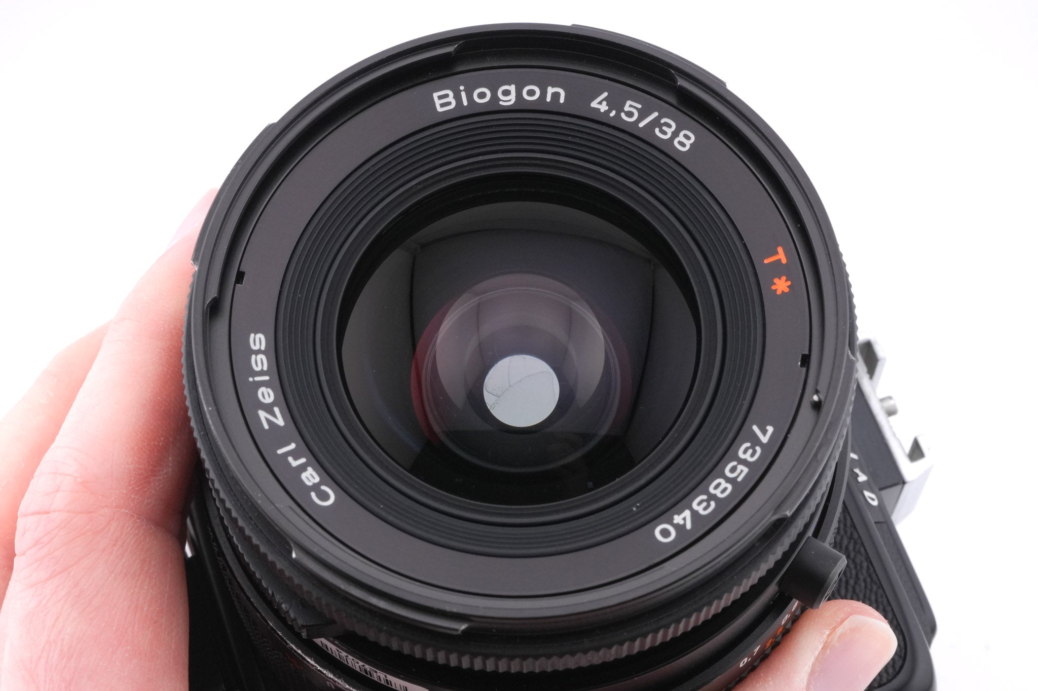 Hasselblad 903SWC (Black, 10201) + SWC Viewfinder (52036) + B60 Lens Shade 60 / 38-60 (40668) + A12N Film Magazine