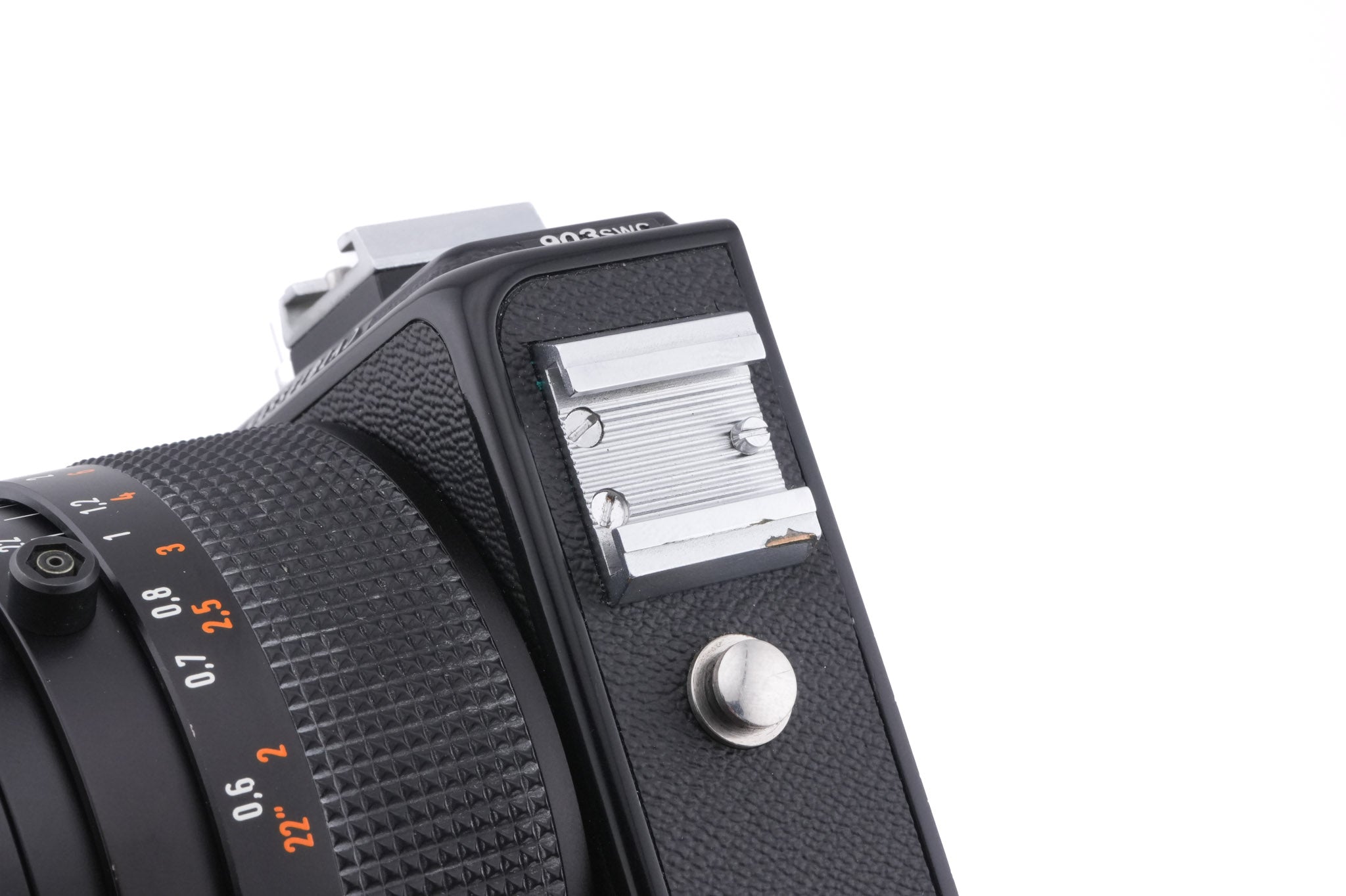 Hasselblad 903SWC (Black, 10201) + SWC Viewfinder (52036) + B60 Lens Shade 60 / 38-60 (40668) + A12N Film Magazine