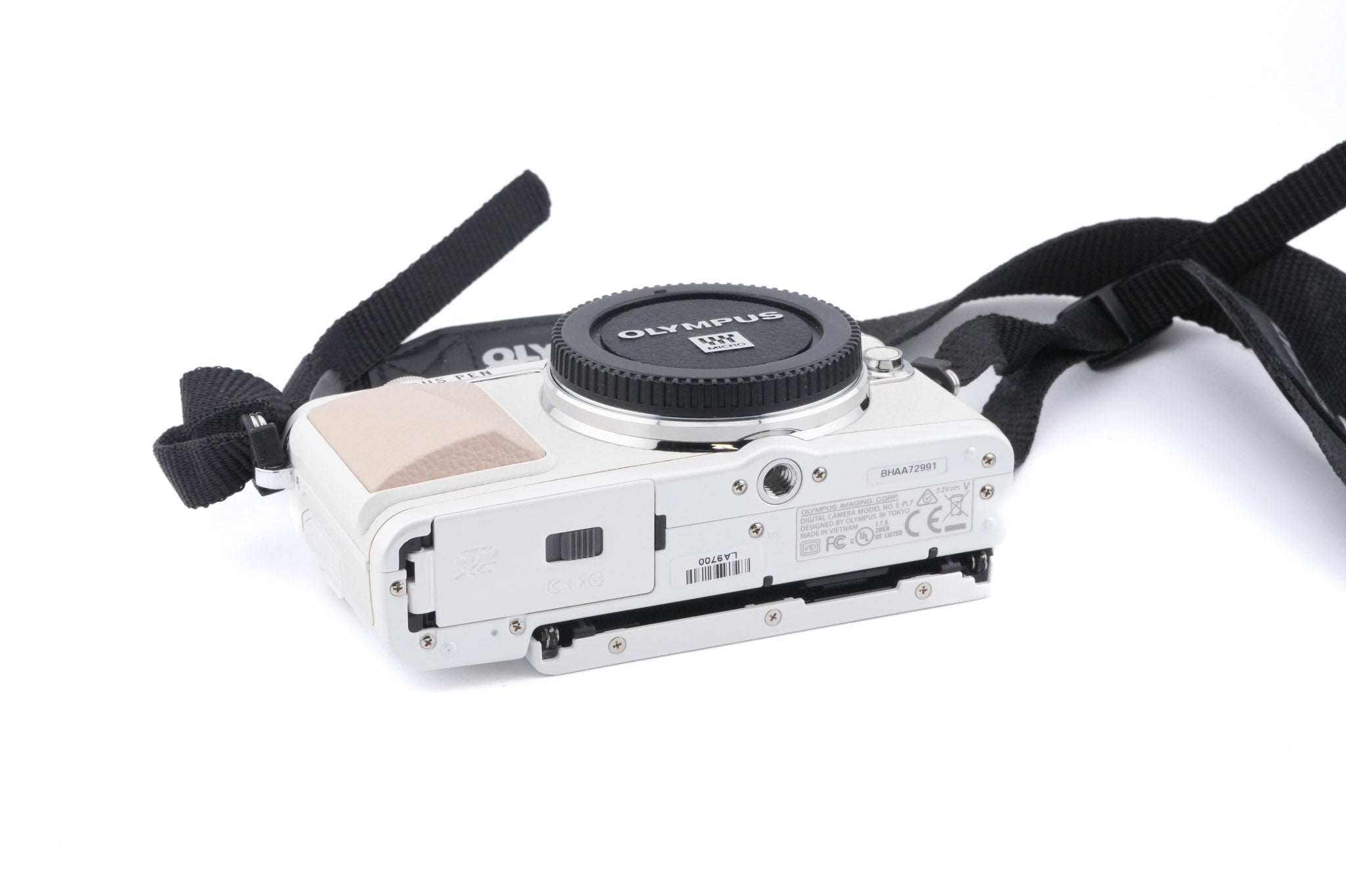 Olympus PEN E-PL7 + FL-LM1 Flash
