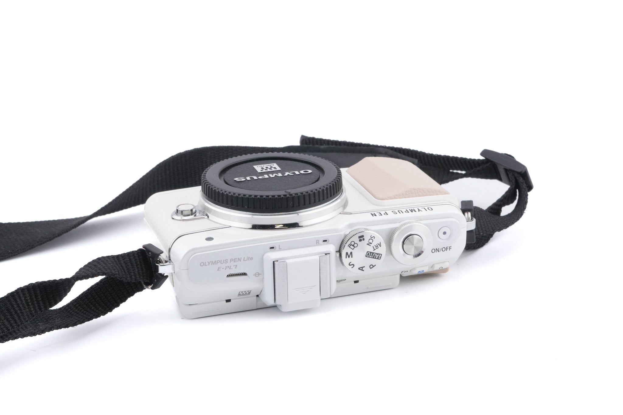 Olympus PEN E-PL7 + FL-LM1 Flash