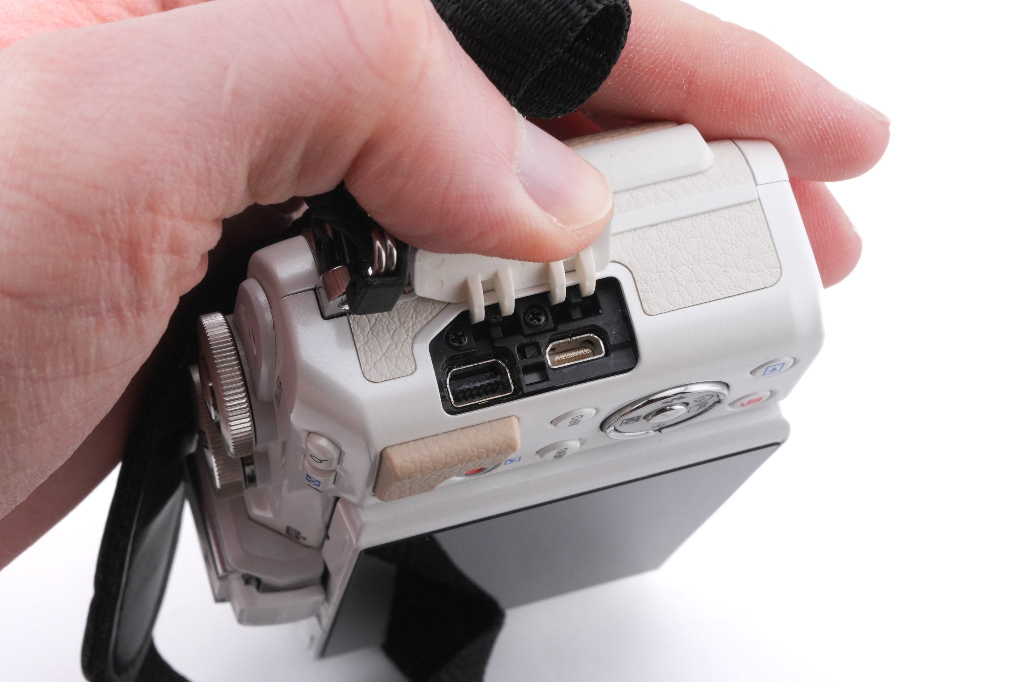 Olympus PEN E-PL7 + FL-LM1 Flash