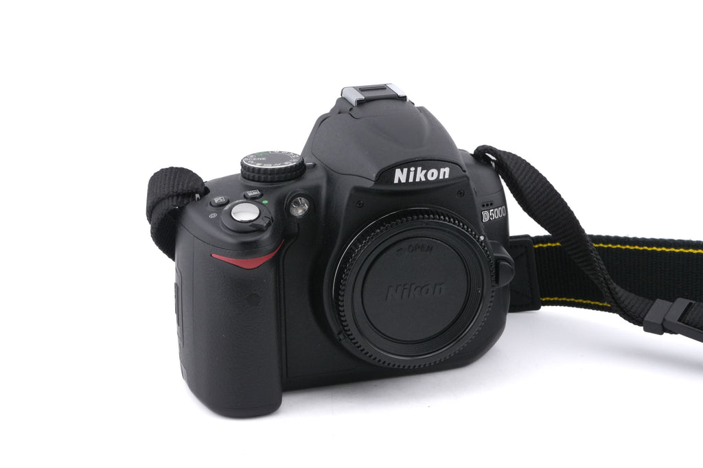 Nikon D5000