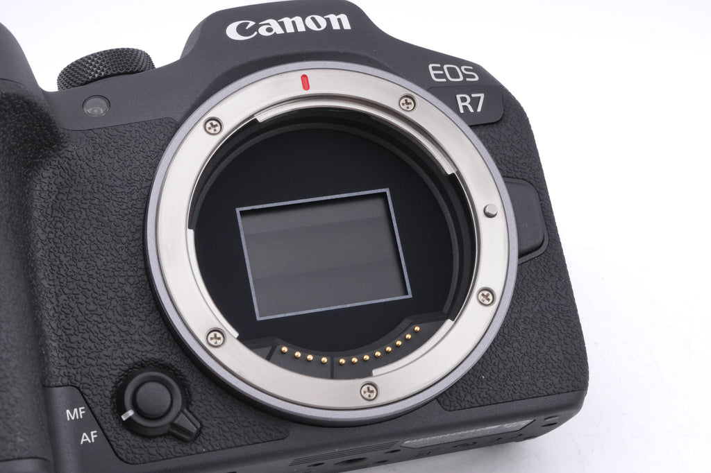 Canon EOS R7
