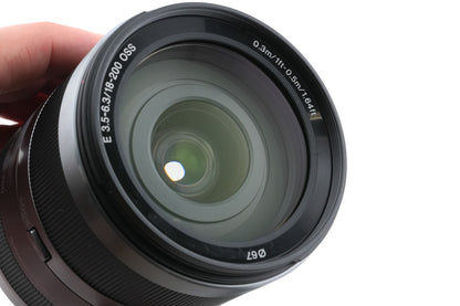 Sony 18-200mm f3.5-6.3 OSS