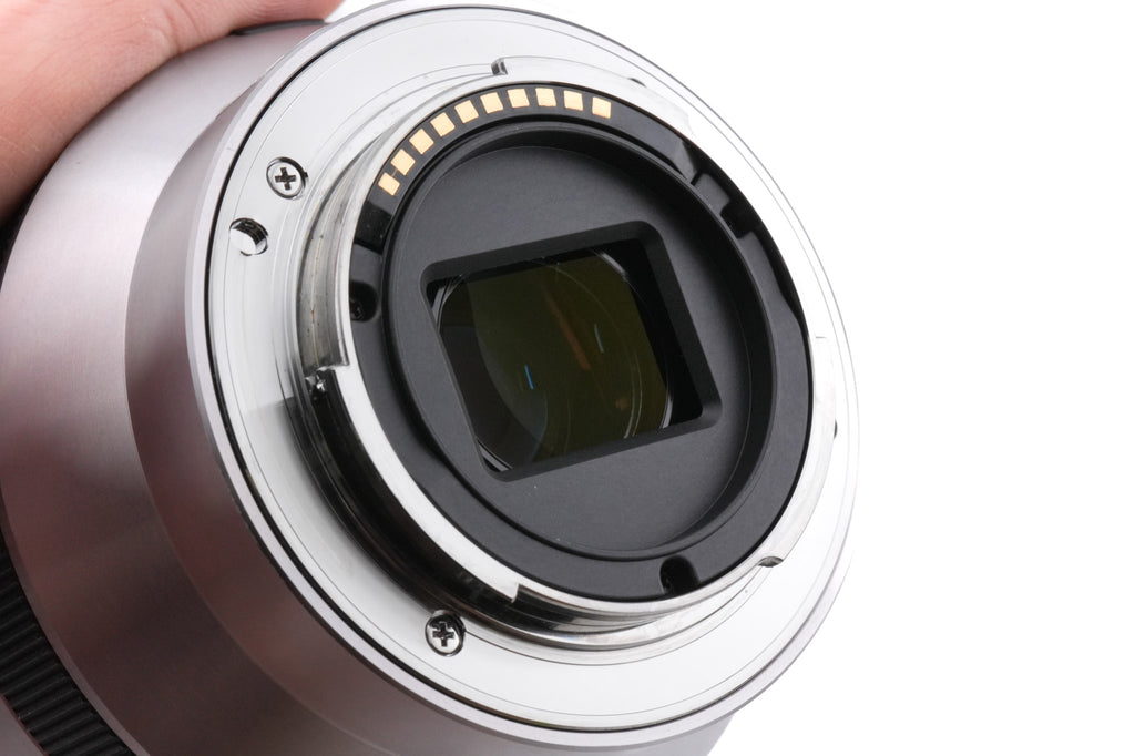Sony 18-200mm f3.5-6.3 OSS (SEL18200)