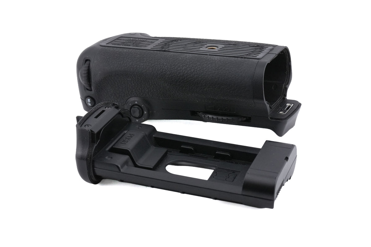 Nikon MB-D10 Multi-Power Battery Pack