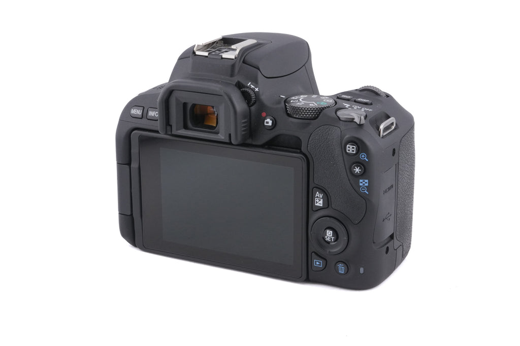 Canon EOS 200D