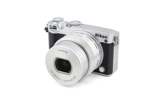 Nikon 1 J5 + 10-30mm f3.5-5.6 VR Nikkor 1