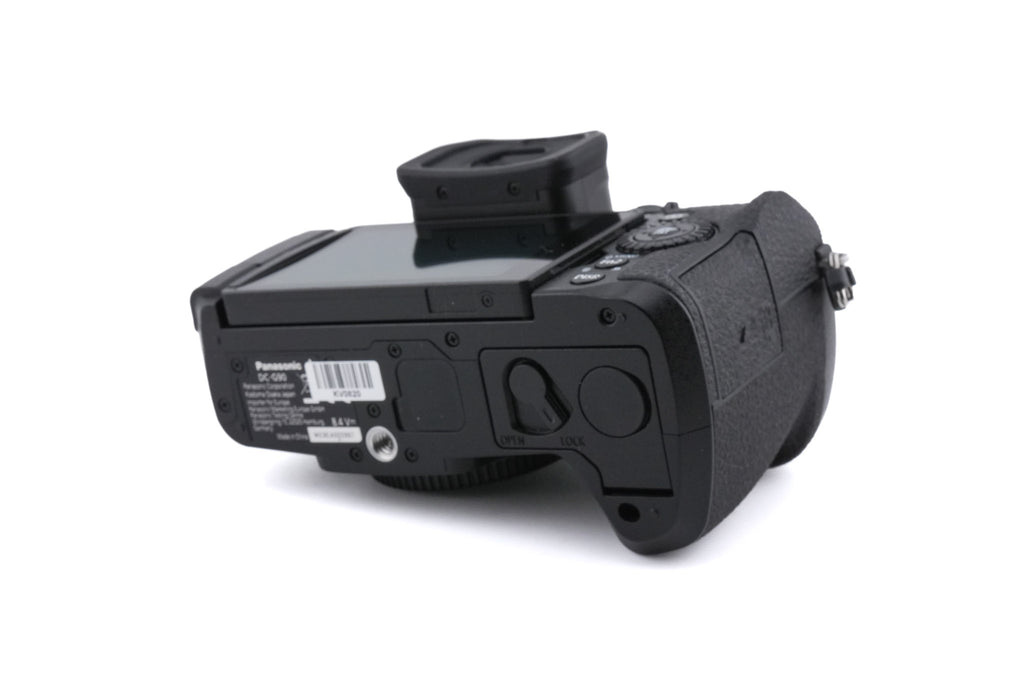 Panasonic Lumix DC-G90