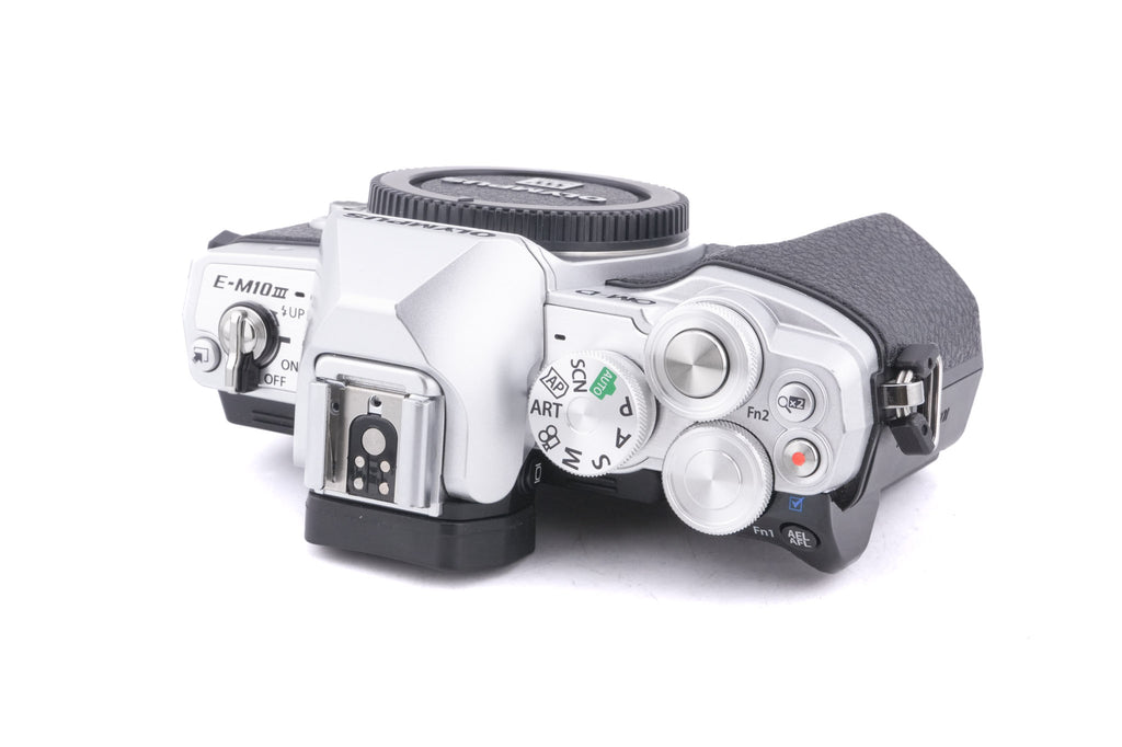 Olympus OM-D E-M10 Mark III