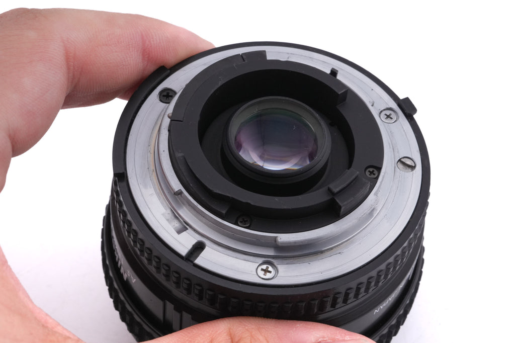 Nikon 20mm f2.8 AF Nikkor D + HB-4 Lens Hood