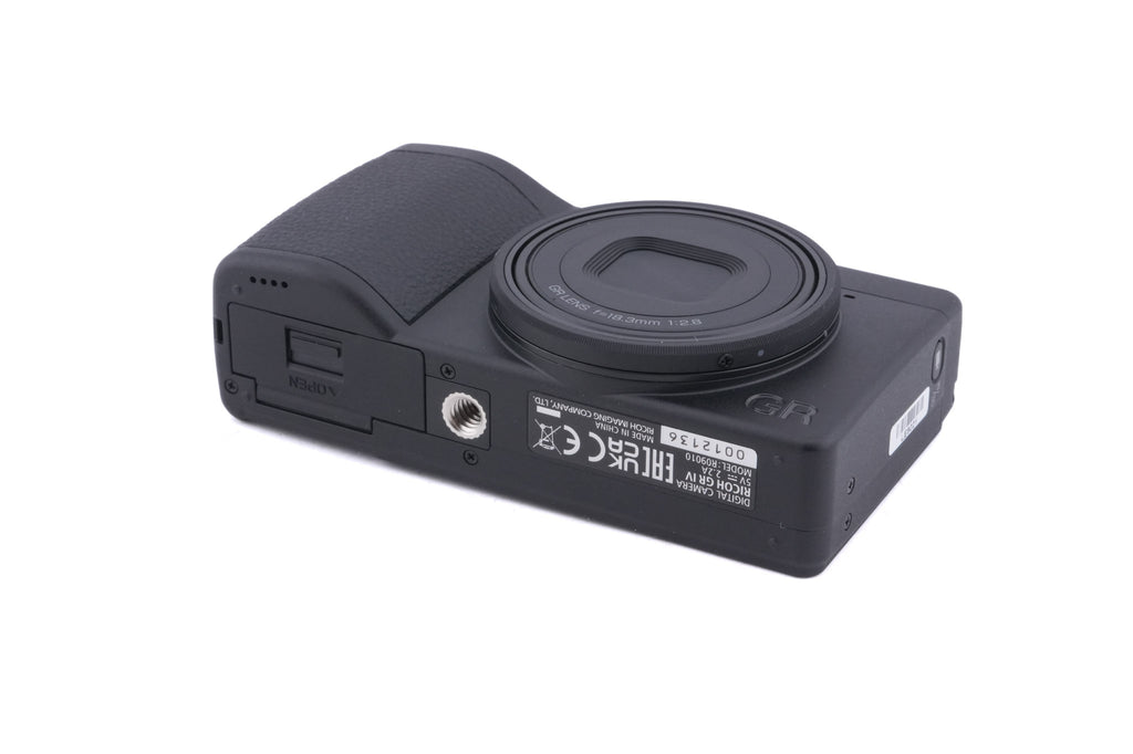 Ricoh GR IV Monochrome