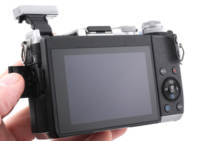 Canon EOS M6