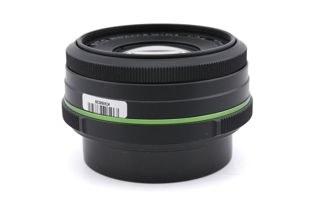 Pentax 70mm f2.4 SMC Pentax-DA Limited