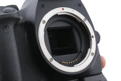 Canon EOS 550D + BG-E8 Battery Grip