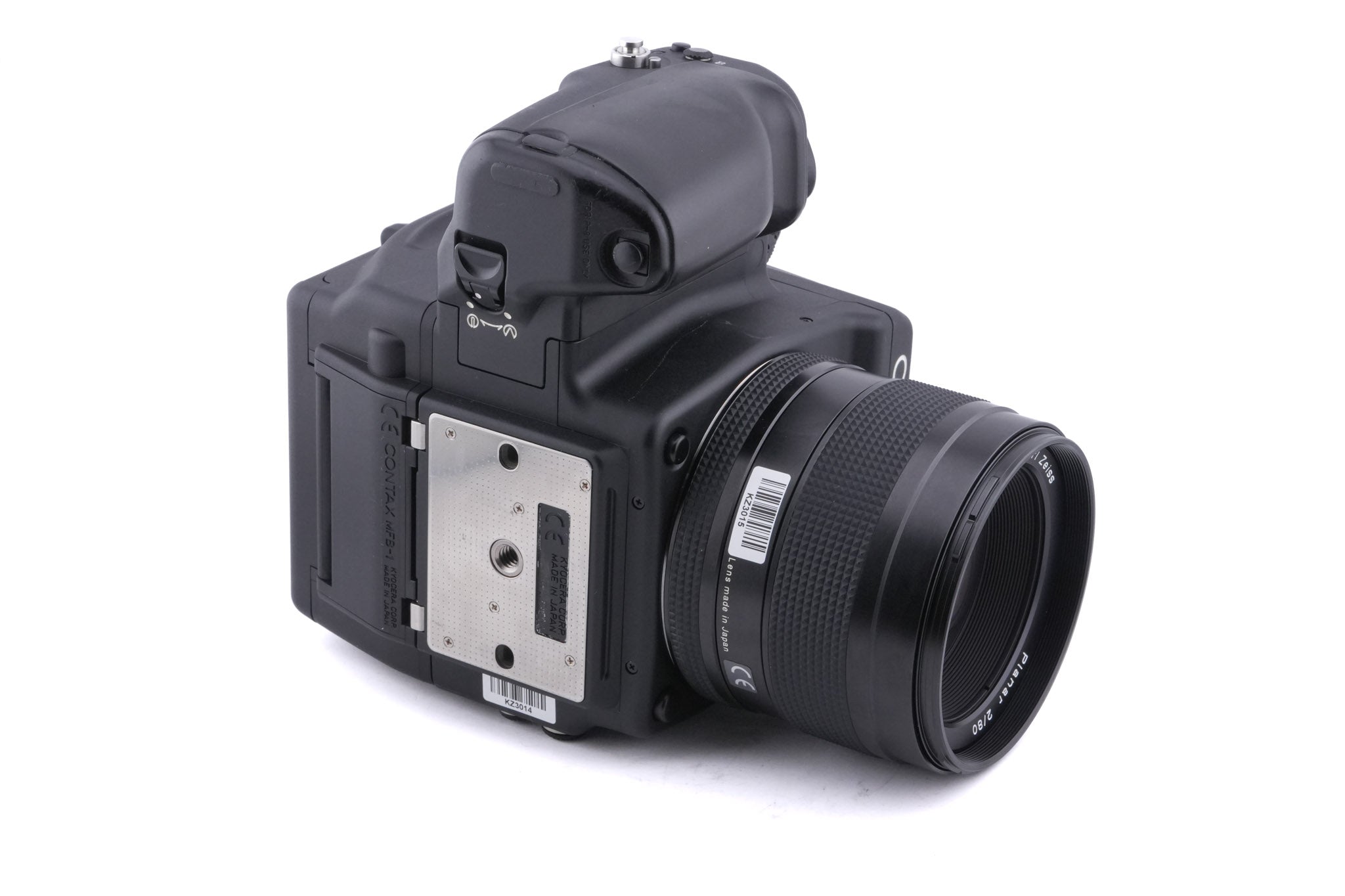 Contax 645 + 80mm f2 Planar T* + MF-1 AE Prism Finder + MFB-1 120/220 Film Back Holder