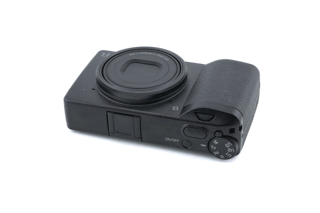 Ricoh GR III