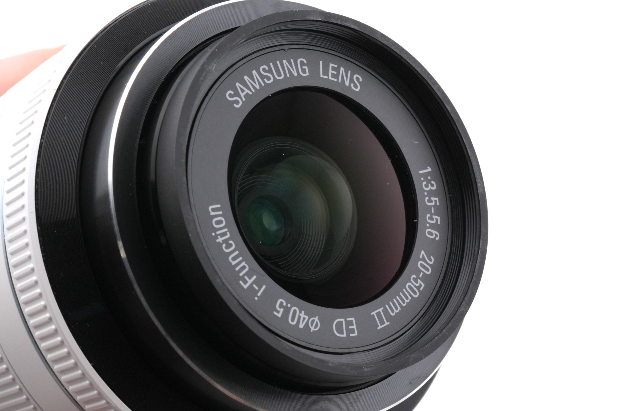 Samsung NX1000 + 20-50mm f3.5-5.6 II ED i-Function