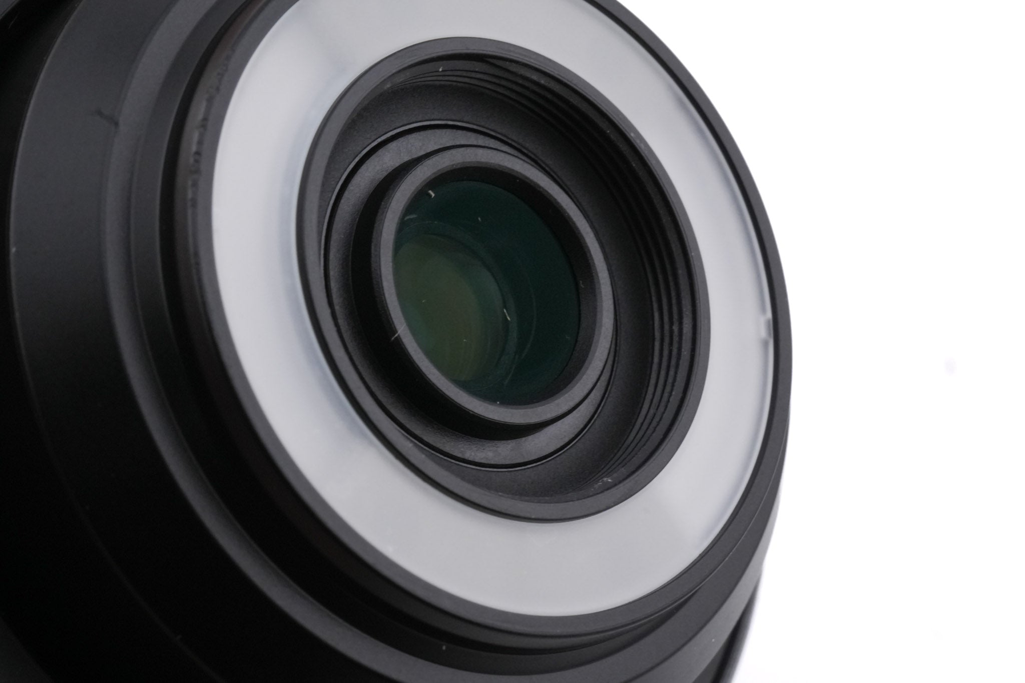 Canon 28mm f3.5 Macro IS STM