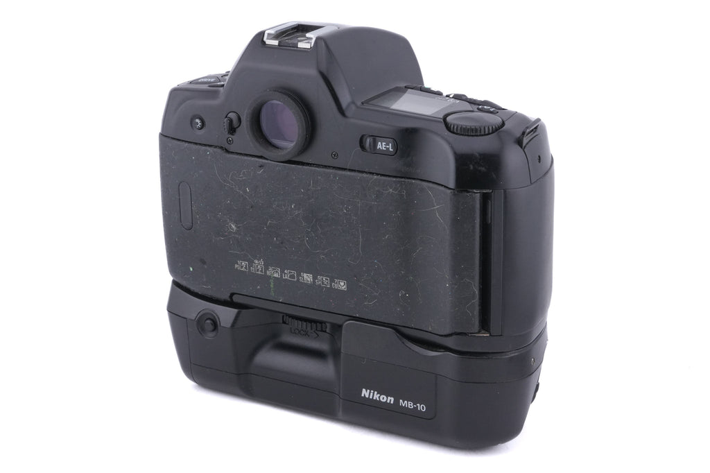 Nikon F90X + MB-10 Battery Pack