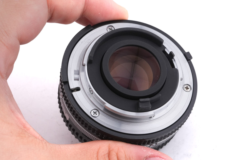 Nikon 50mm f1.8 Nikkor AI-S (0.6m)