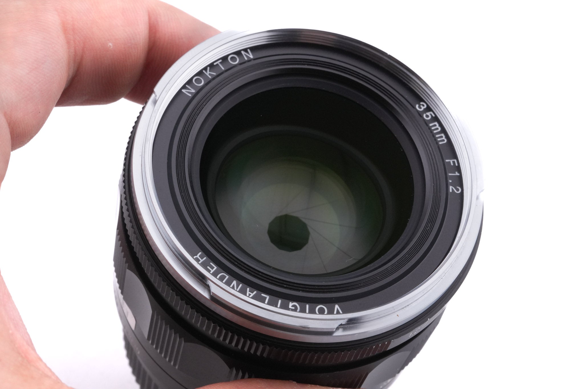 Voigtländer 35mm f1.2 Nokton Aspherical VM III