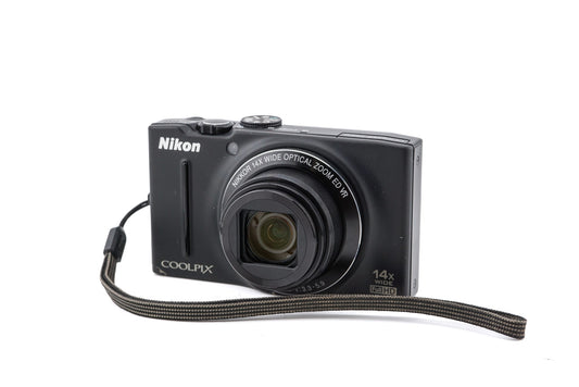 Nikon Coolpix S8200 - Camera