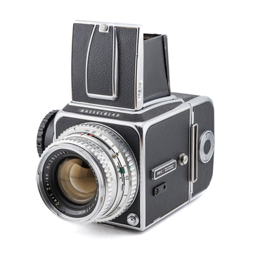 Hasselblad 500C + Waist Level Finder (Old / 42021 Chrome) + C12 Film Magazine (30015 / TIMAC) + 80mm f2.8 Planar C