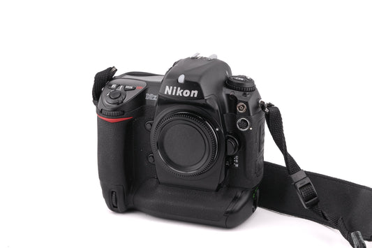 Nikon D2x + MH-21 Quick Charger