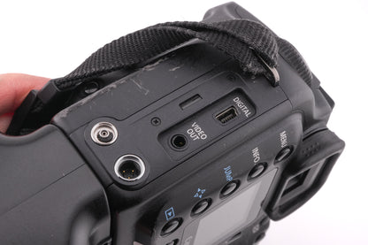 Canon EOS 10D + BG-ED3 Battery Grip