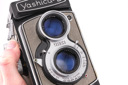 Yashica B