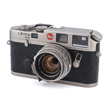 Leica M6 Titanium (10412) + 35mm f1.4 Summilux-M V2 Titanium (11860)