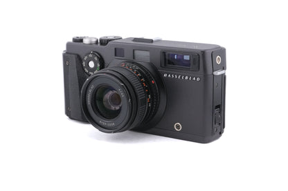 Hasselblad XPan (3014010) + 45mm f4 (3024015) + Lens Hood (54406)