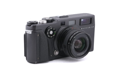 Hasselblad XPan (3014010) + 45mm f4 (3024015) + Lens Hood (54406)