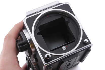 Hasselblad 501CM + 80mm f2.8 Planar T* CF (20029) + A12N Film Magazine + Waist Level Finder (New / Chrome, 42315) + Acute Matte Focusing Screen (42165)