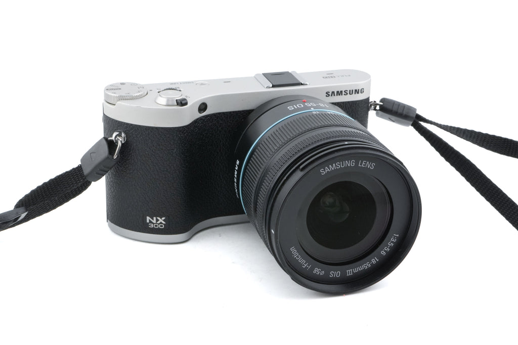 Samsung NX300 + 18-55mm f3.5-5.6 III OIS i-Function