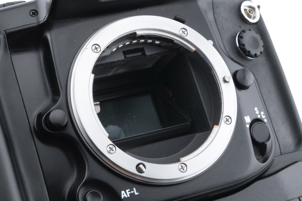 Nikon F90X + MB-10 Battery Pack