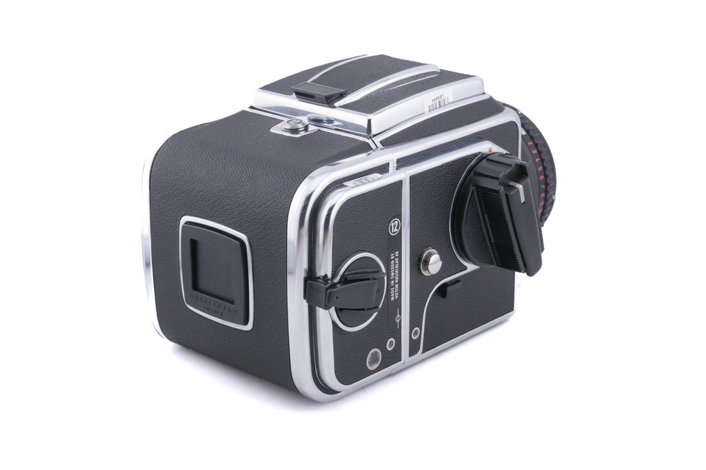 Hasselblad 500C/M (Silver, 10026) + 80mm f2.8 Planar T* C (Black, 20028) + Waist Level Finder (New / Chrome, 42315) + A12N Film Magazine + Acute Matte Focusing Screen (42165)