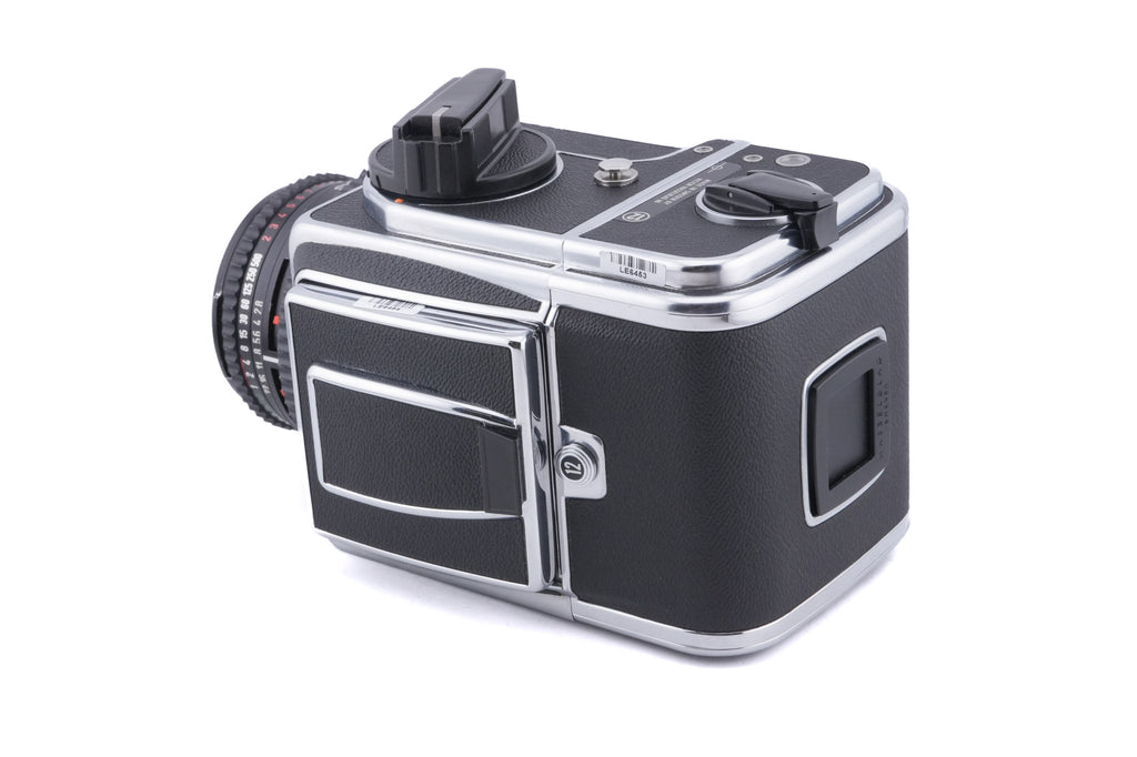Hasselblad 500C/M (Silver, 10026) + 80mm f2.8 Planar T* C (Black, 20028) + Waist Level Finder (New / Chrome, 42315) + A12N Film Magazine + Acute Matte Focusing Screen (42165)