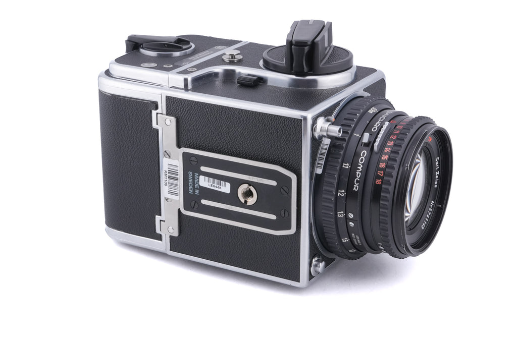 Hasselblad 500C/M (Silver, 10026) + 80mm f2.8 Planar T* C (Black, 20028) + Waist Level Finder (New / Chrome, 42315) + A12N Film Magazine + Acute Matte Focusing Screen (42165)