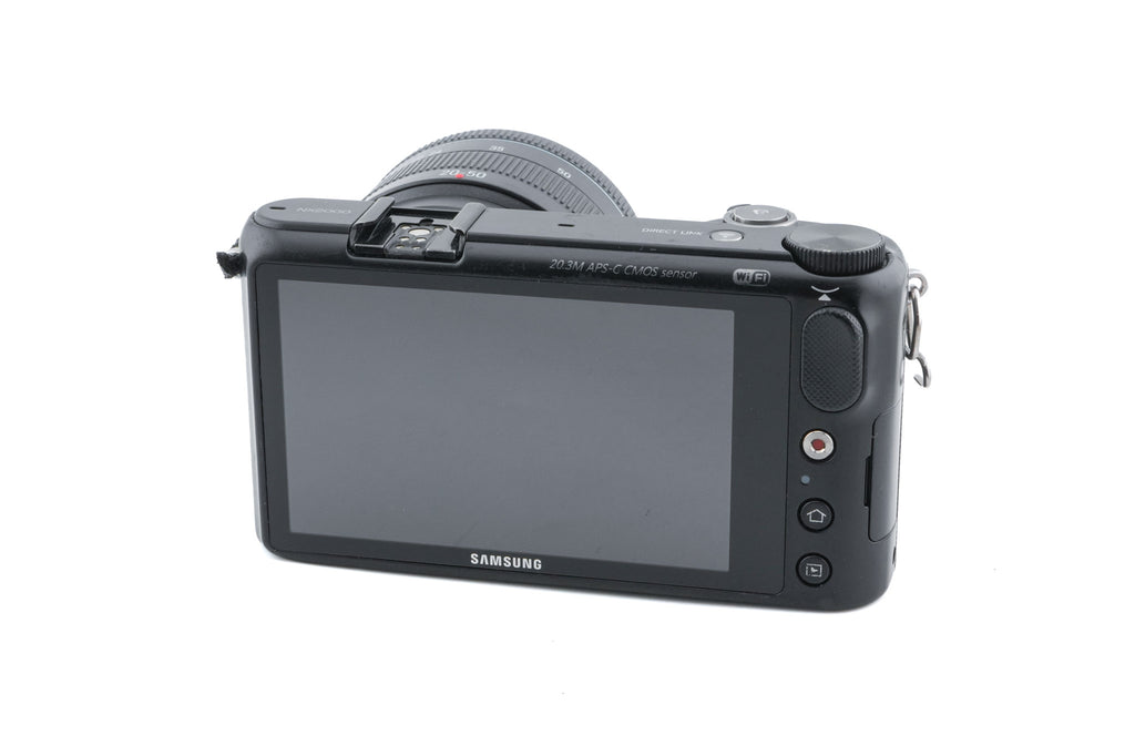 Samsung NX2000 + 20-50mm f3.5-5.6 II ED i-Function